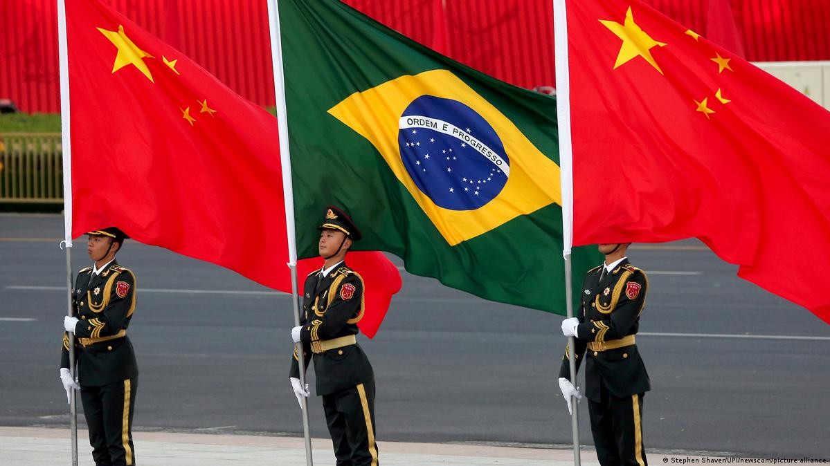 美国不能理解中国崛起，菲律宾把玩“中美跷跷板”，卢拉亲华远美