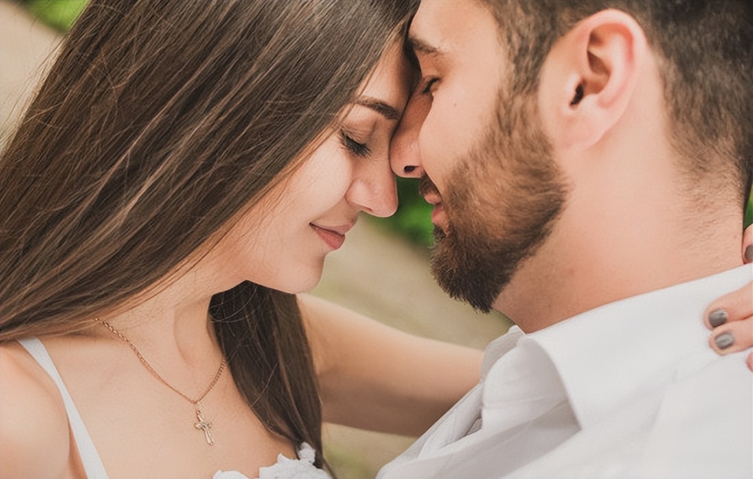 头发少怎么遮挡,头发少怎么遮住发际线