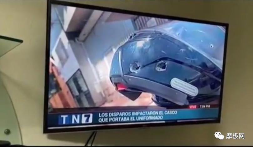 外国警察被枪击嫌犯中枪逃跑,美国警察被击中路人营救