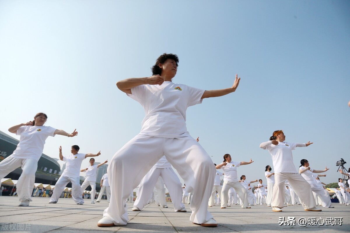 筋长一寸寿延十年每天拉筋10分钟,筋长一寸寿延十年正确方法