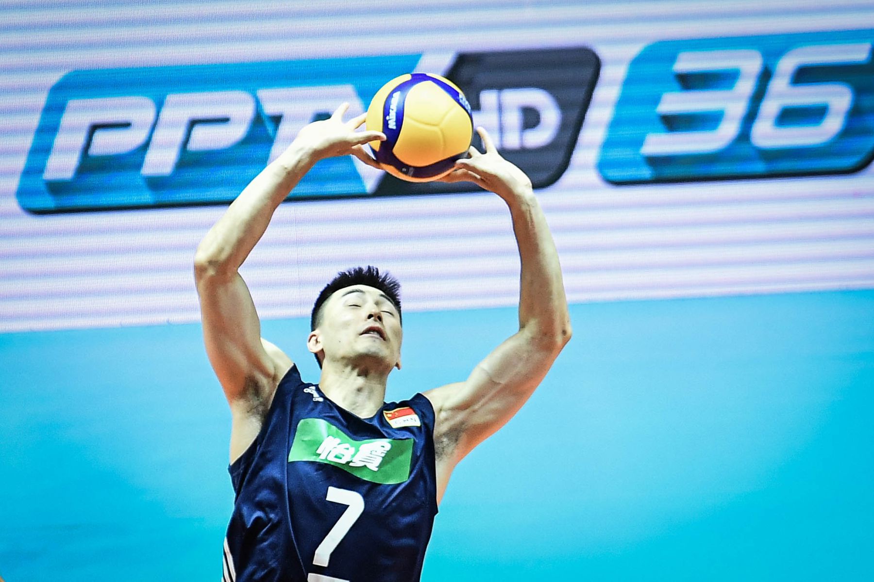 中国男排对战伊朗男排现场直播,中国男排将与伊朗队争夺四强