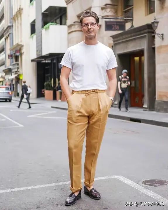 男士冰丝短袖t恤圆领,男士商务休闲短袖t恤搭配技巧