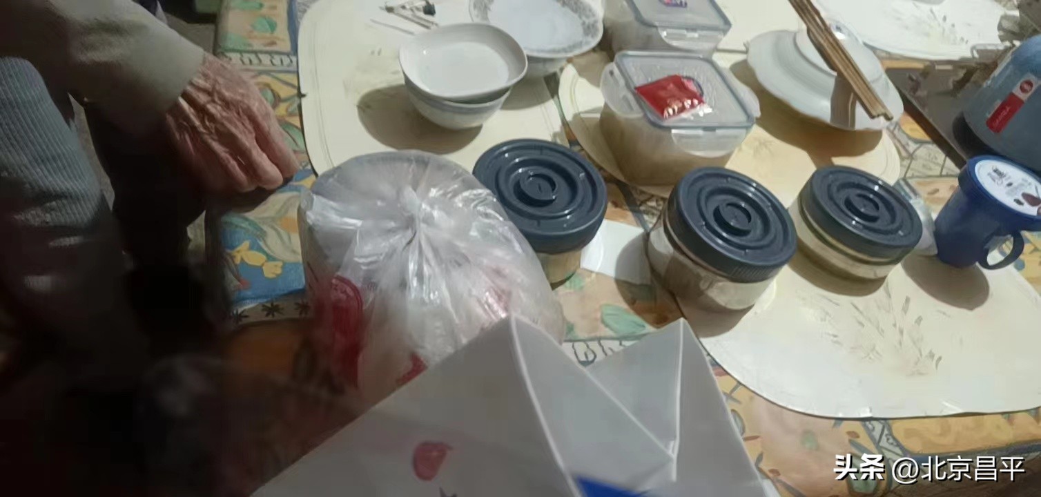 关爱空巢老人传递爱心服务,关爱困难老人传递社区温暖