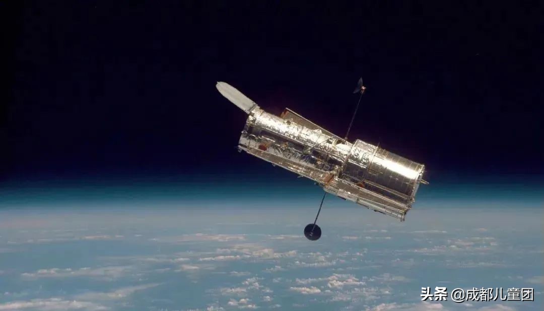 韦伯望远镜是怎么探测宇宙之初的,目前最厉害的宇宙望远镜