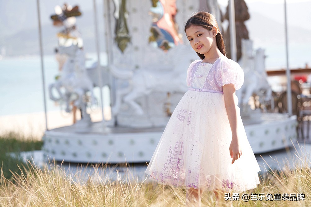 芭乐兔连衣裙童装,芭乐兔可爱的萌娃穿搭