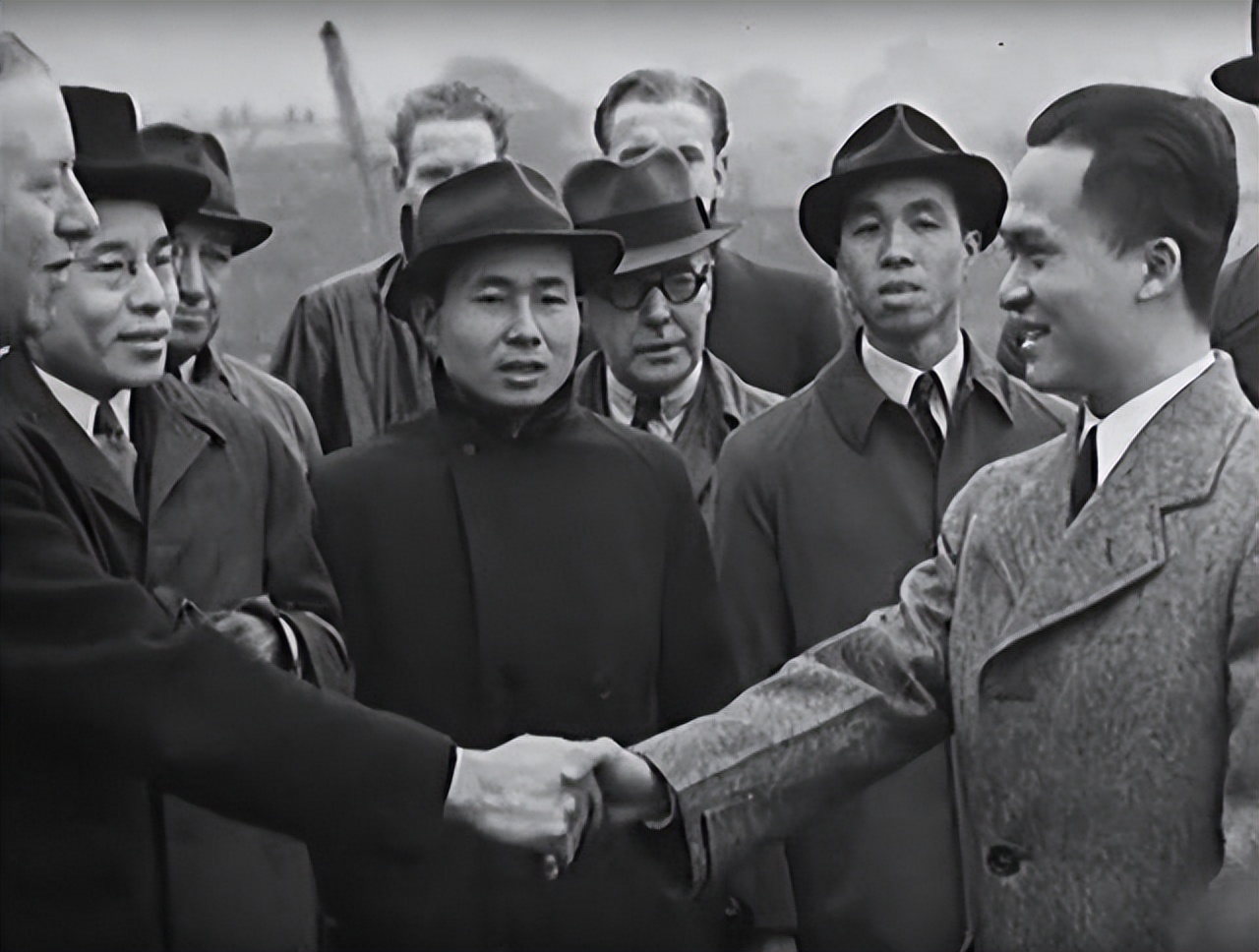 中国船员海上漂流24天获救,1986中国船员沉船事故幸存者