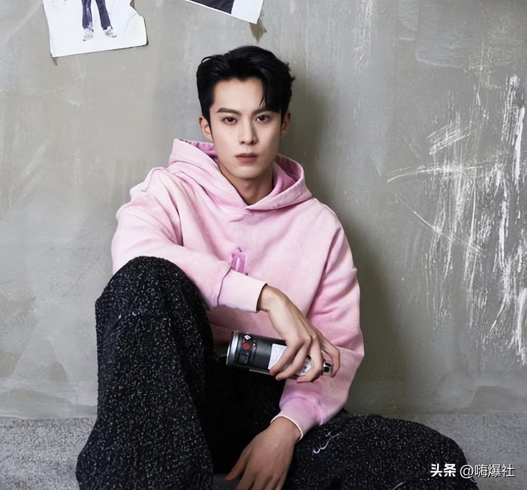 王鹤棣同款whoosis紫色卫衣,王鹤棣同款蓝色张嘴猫卫衣