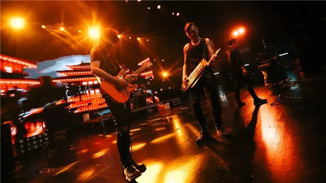 摇滚精神仍在，少年之心不死！信乐团上海演唱会与你一起Rockroll