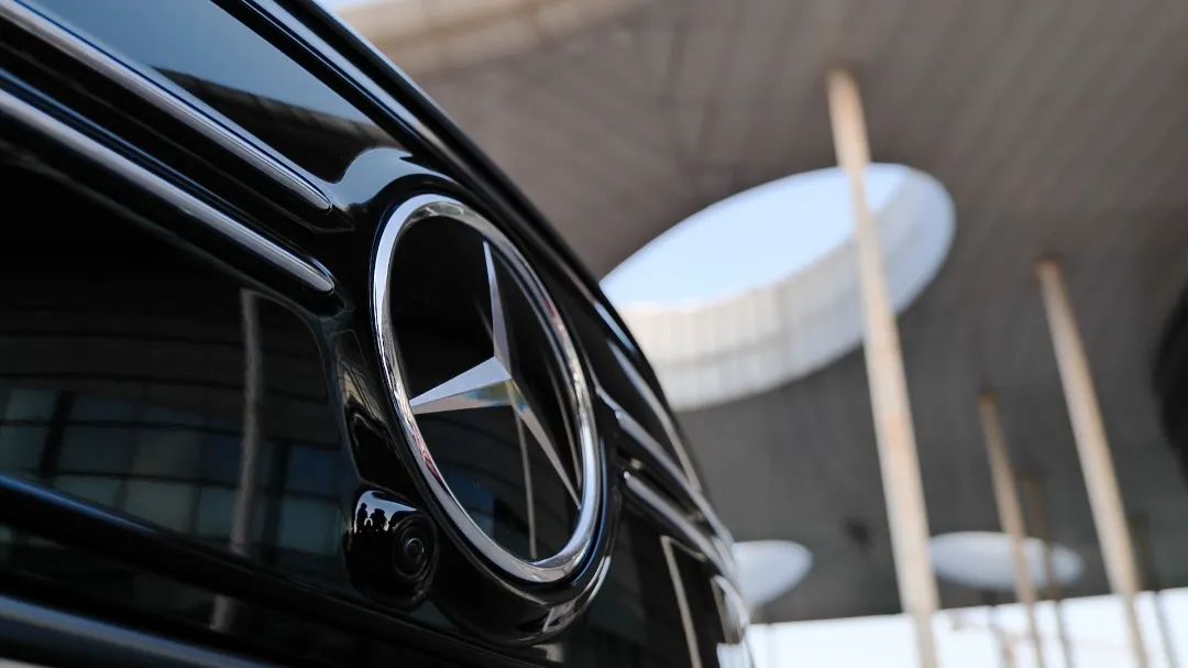 奔驰预测未来不如创造未来,面对风起云涌的时代