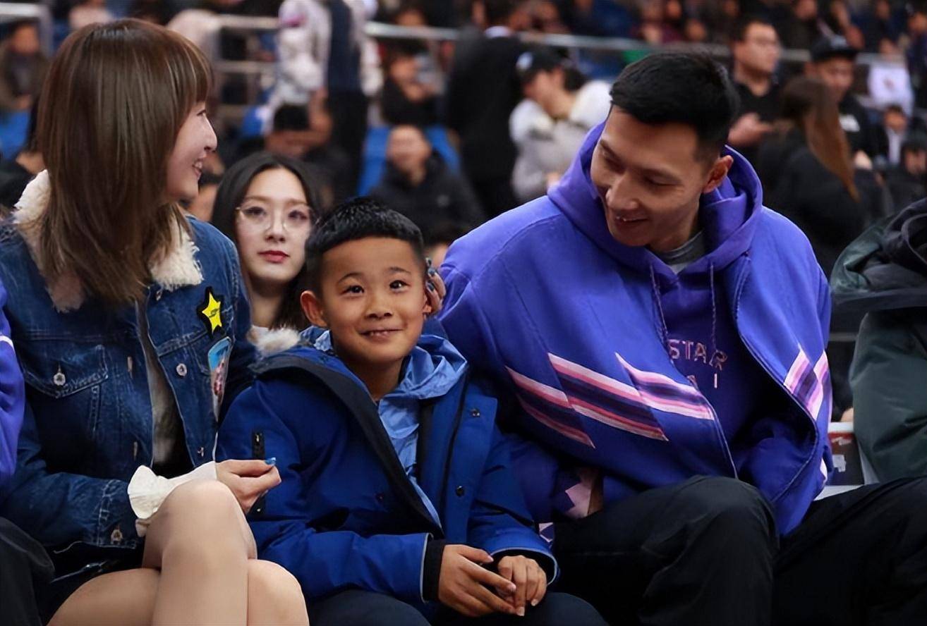 cba太太团抢戏颜值耐打,cba惊艳美女