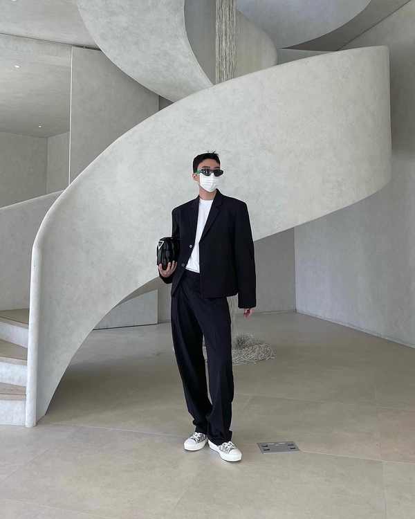 韩国穿搭ins大牌时尚博主,韩国穿搭ins时尚博主elborn