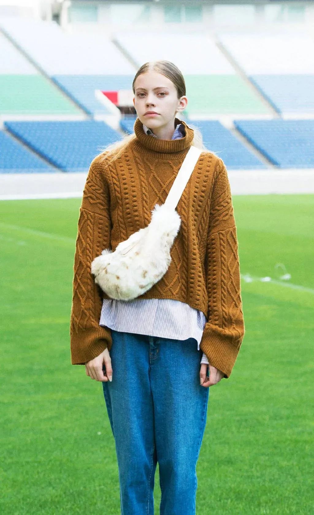 毛衣衬衫叠穿搭配什么裤子,冬天衬衫如何搭配毛衣