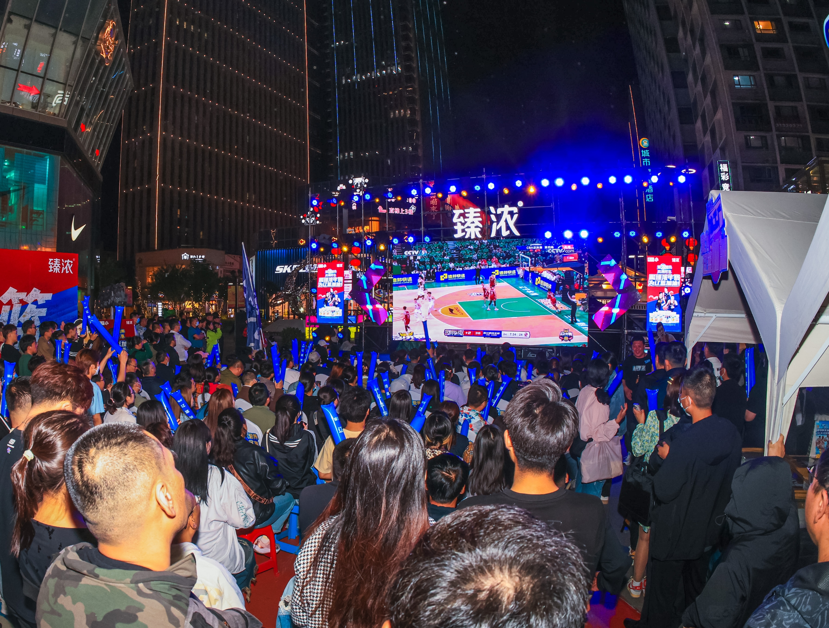 沈阳西部酒城激情之夜,沈阳夜生活嗨翻现场