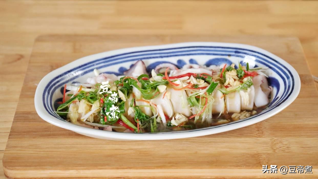 大厨教你鱿鱼这样烧最好吃,60岁老厨师透露给我的八道美食