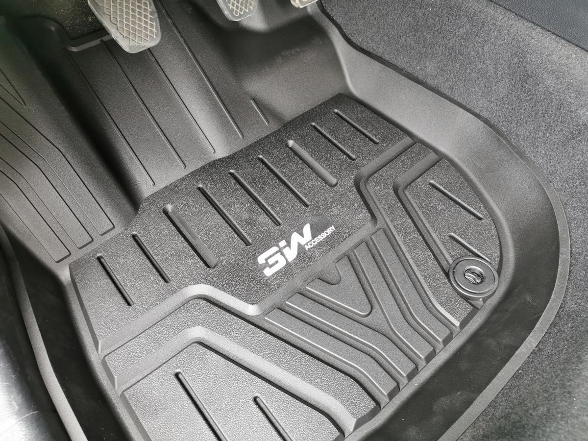 汽车里一股臭脚味,汽车脚垫有臭味怎么消除