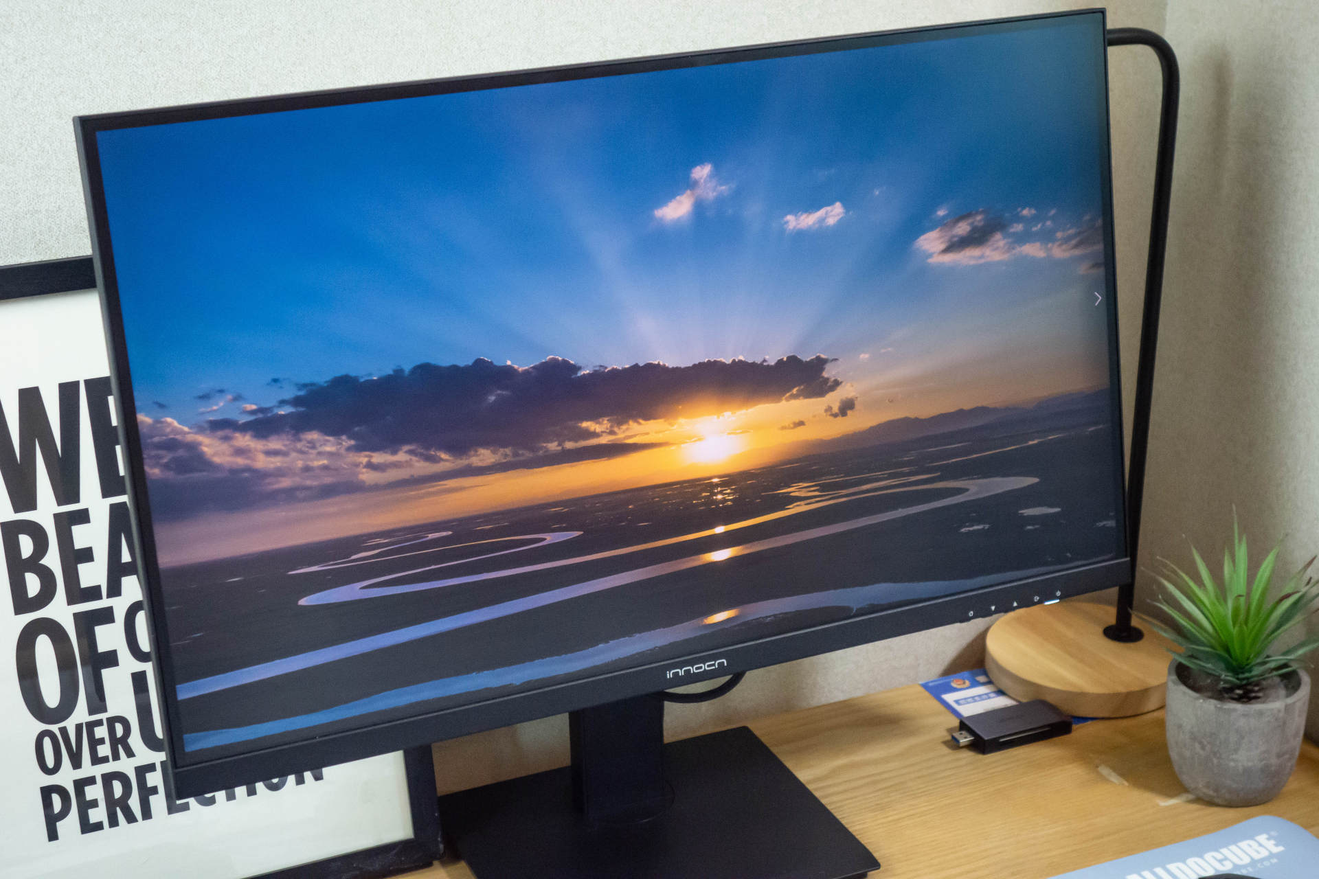 千元出头27寸2k显示器评测,44寸4k显示器十佳评测