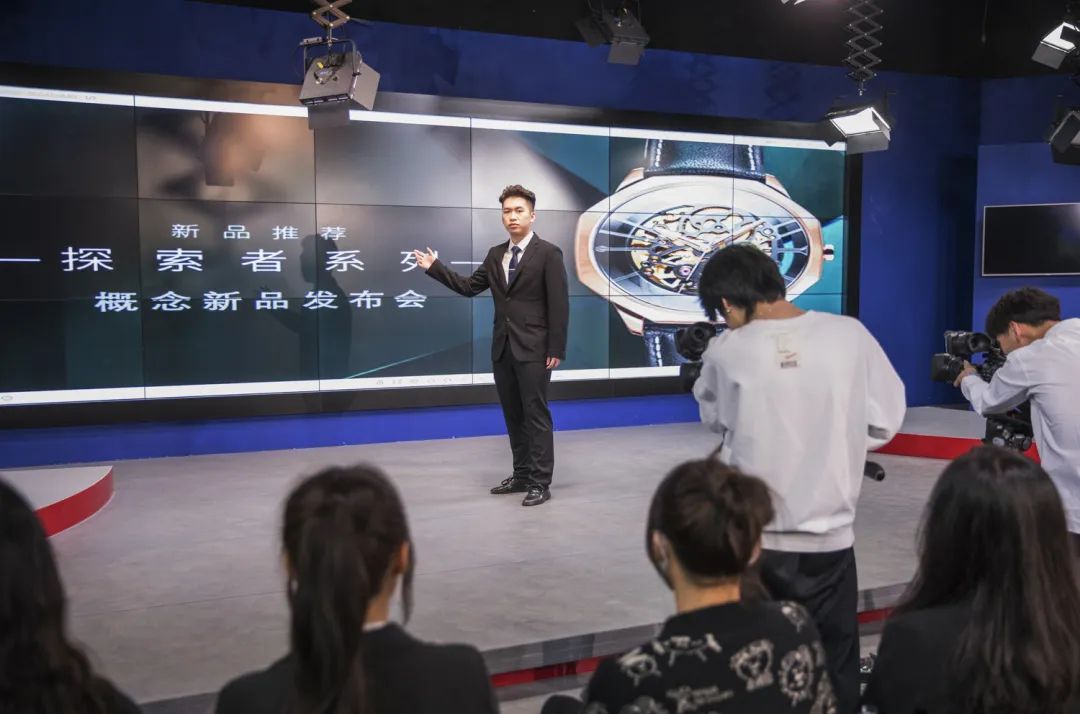 传播学专业的毕业生集体火了！