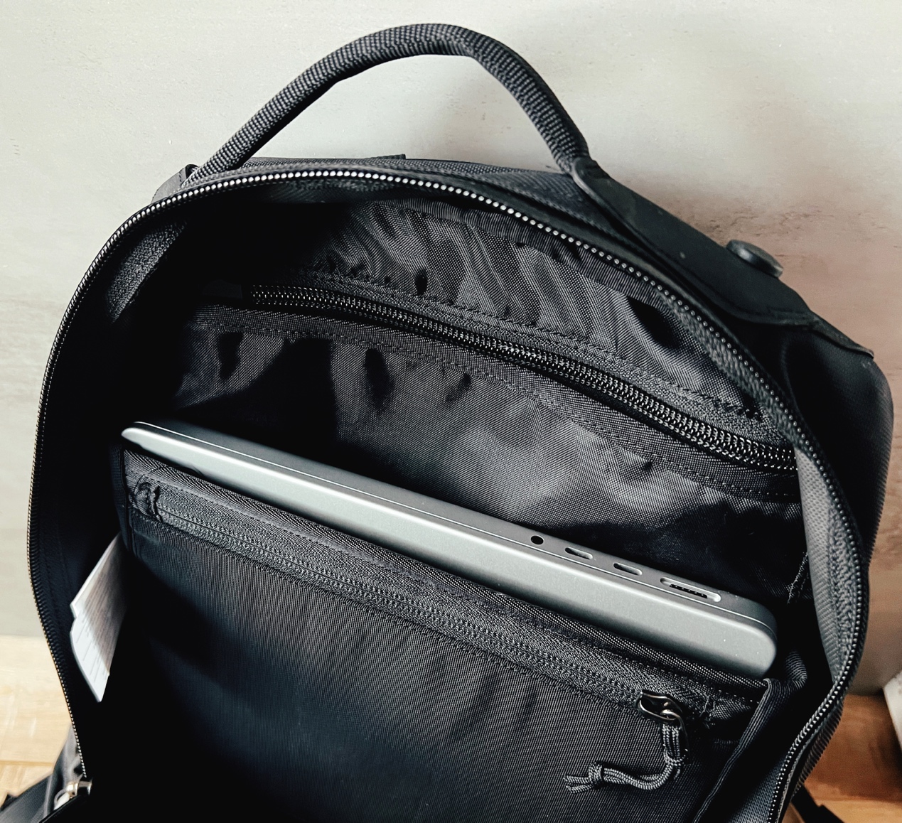 macbookpro2018现在够用吗,6年前的macbookpro性能落后吗