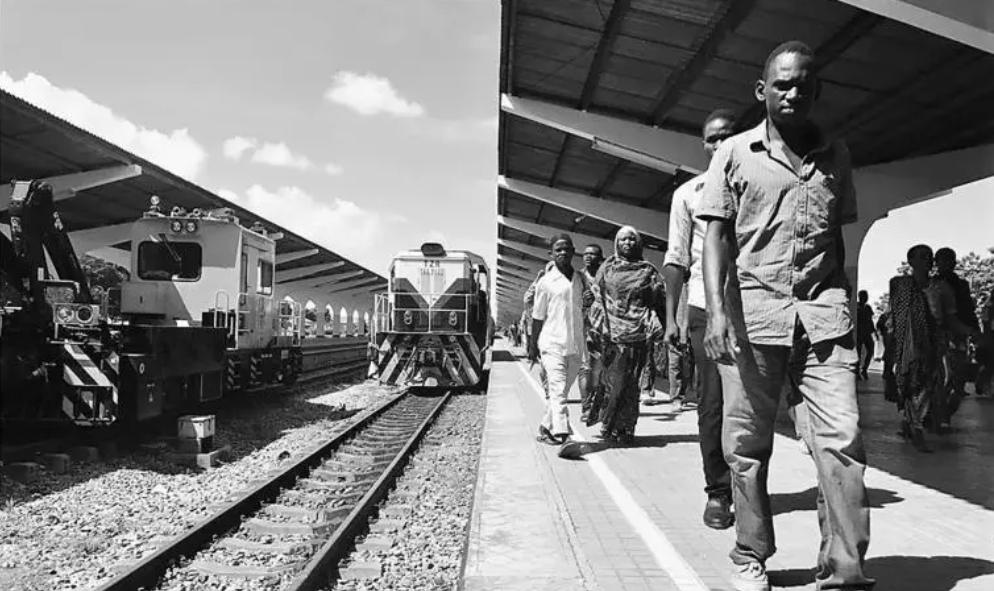 当年的坦赞铁路有多伟大,坦赞铁路兴衰带给人们的思考