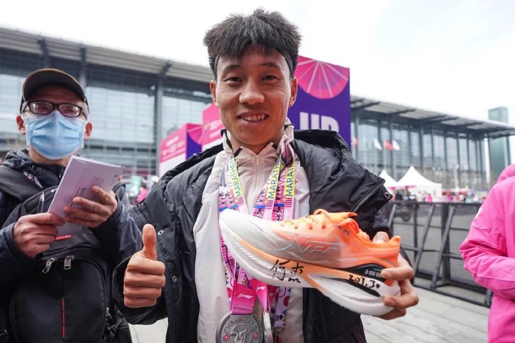 何杰打破马拉松意义,何杰打破的马拉松纪录是多少