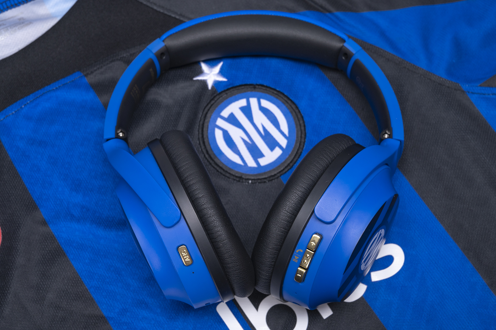 与国际米兰同行，入手西伯利亚羽DM01BA国际米兰定制款