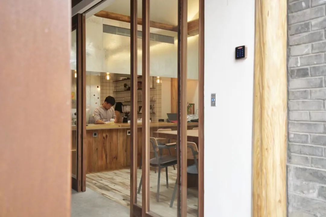 2022，你还相信开店吗？|疫情下来自21位「店主」的自述