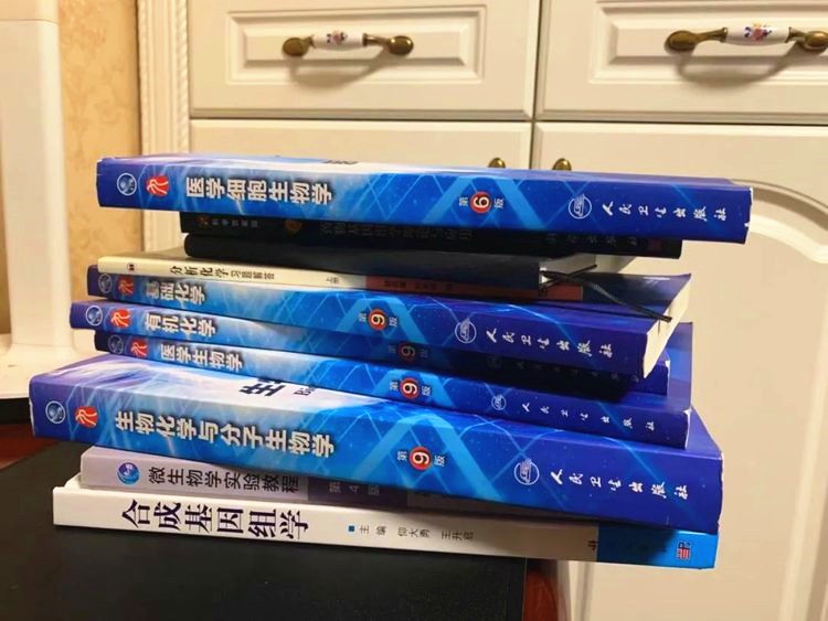 现实版我不是药神兄弟造药救母,我不是药神真人救儿子