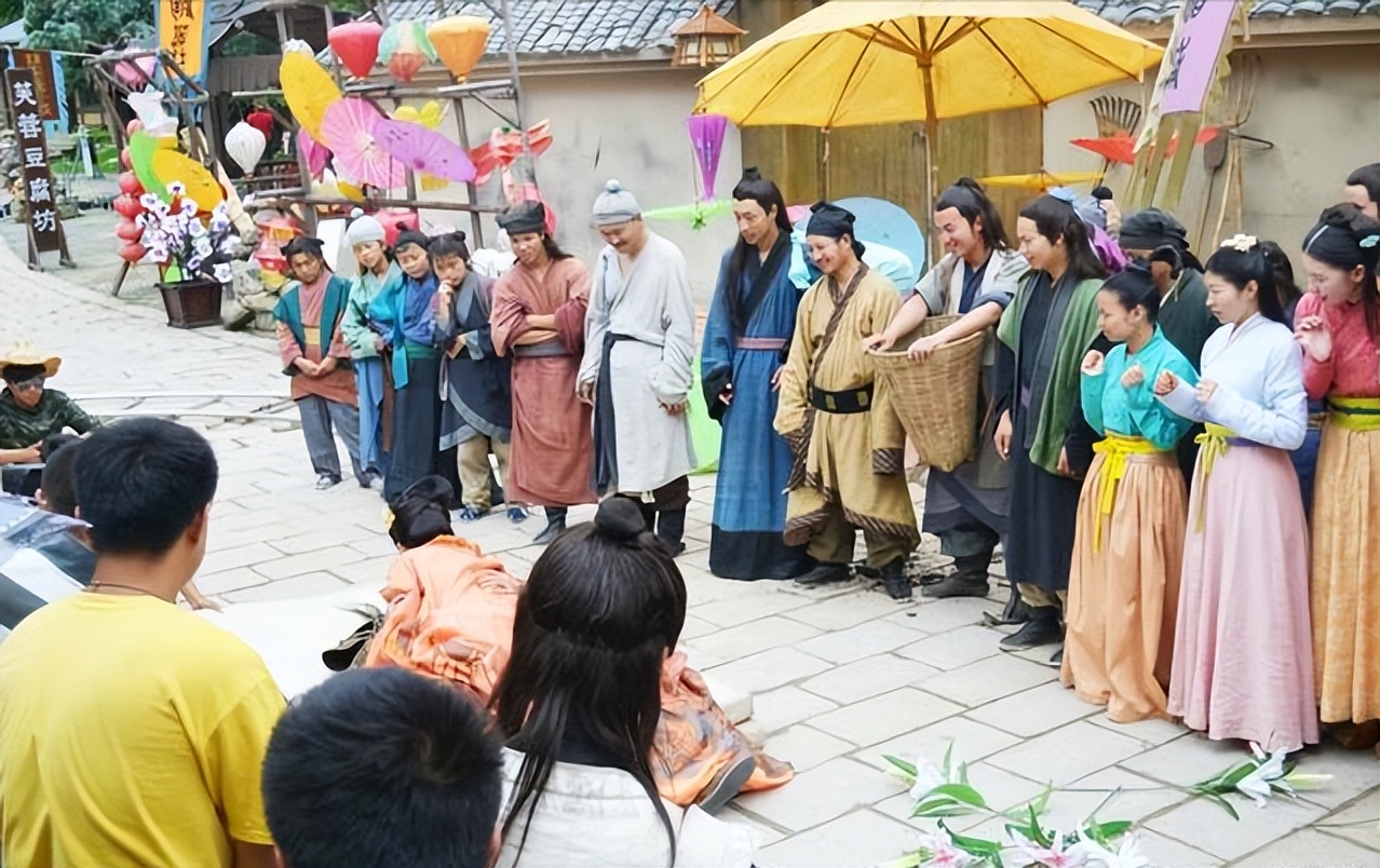横店群演生活真实写照,实拍横店群演现状
