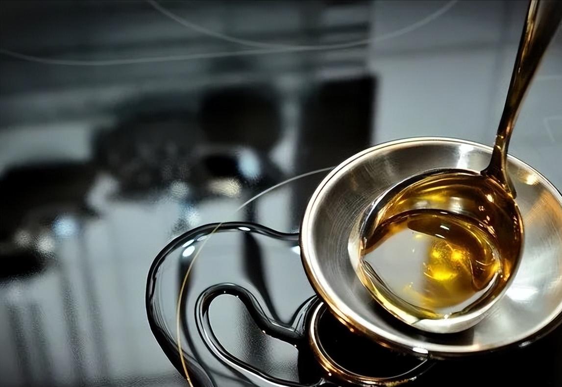 脚被鞋子磨起泡了怎么处理,解决鞋磨脚的技巧和方法