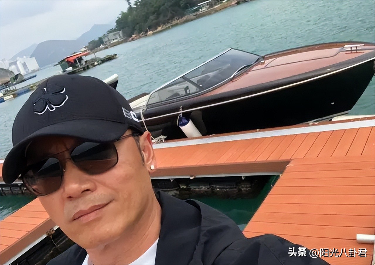 12位港星豪宅,定居内地的10位过气港星