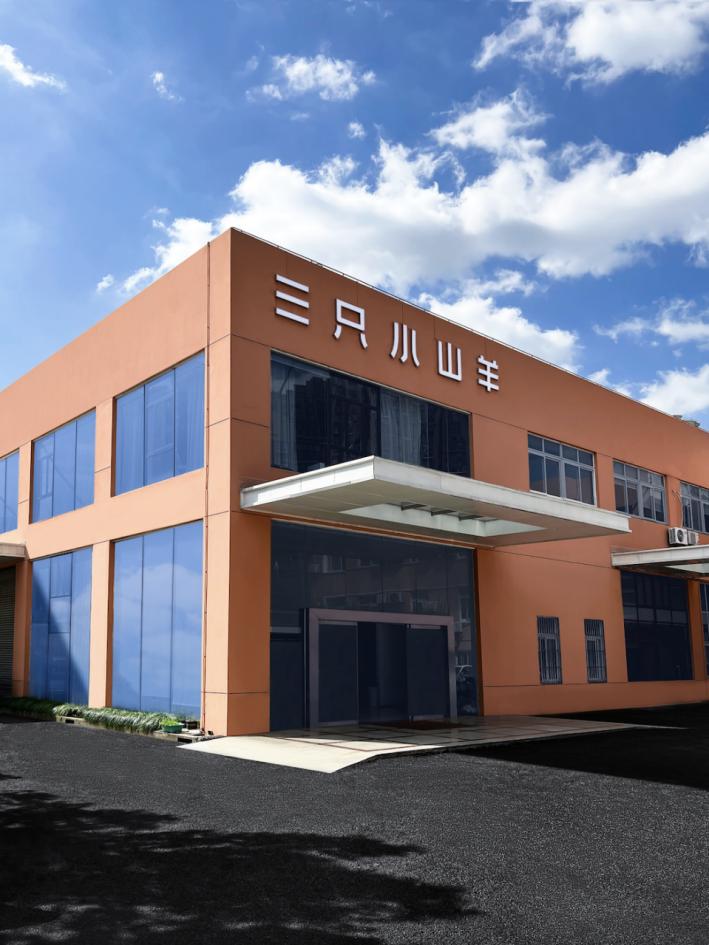 做一件羊毛大衣需要多少布料,做一件羊绒大衣手工费多少