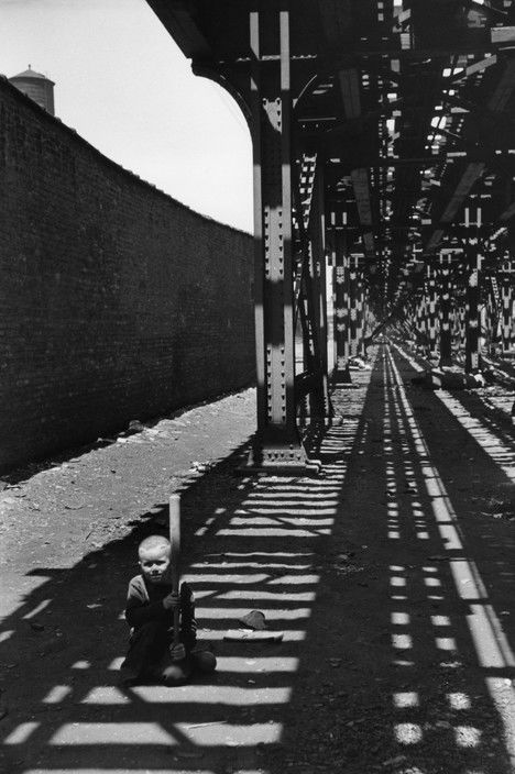 布列松摄影大师震撼作品,摄影大师布列松构图