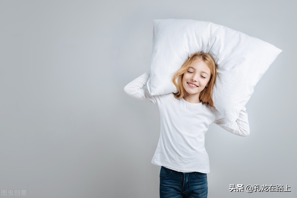 一般穿睡衣里面穿内裤不,女性穿睡衣里面穿文胸吗