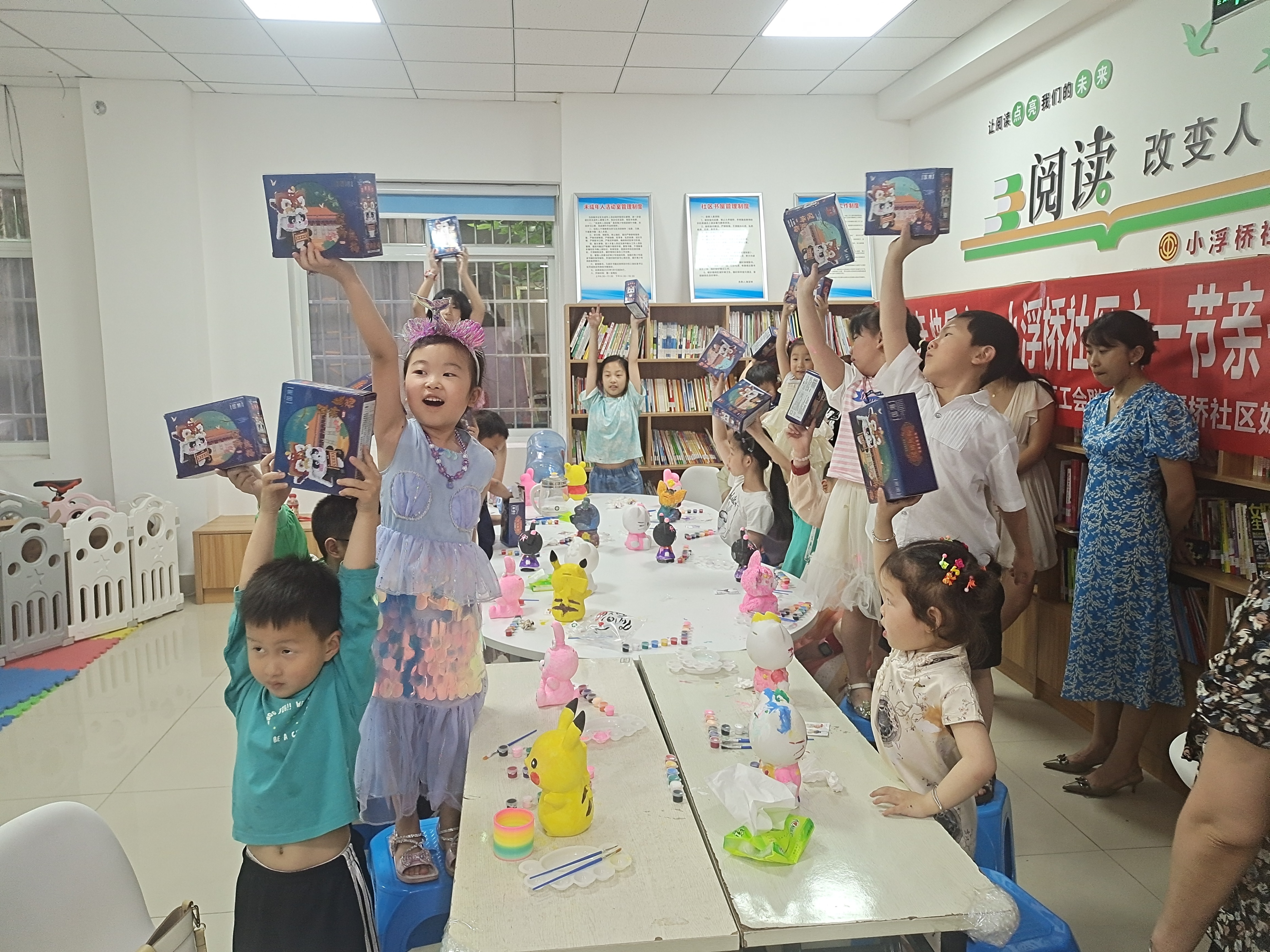 “6·1”特别报道·绵阳|小浮桥社区：“挖呀挖”七彩童年快乐六一