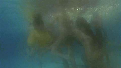 上映首日就被禁，这部华语片该翻案了