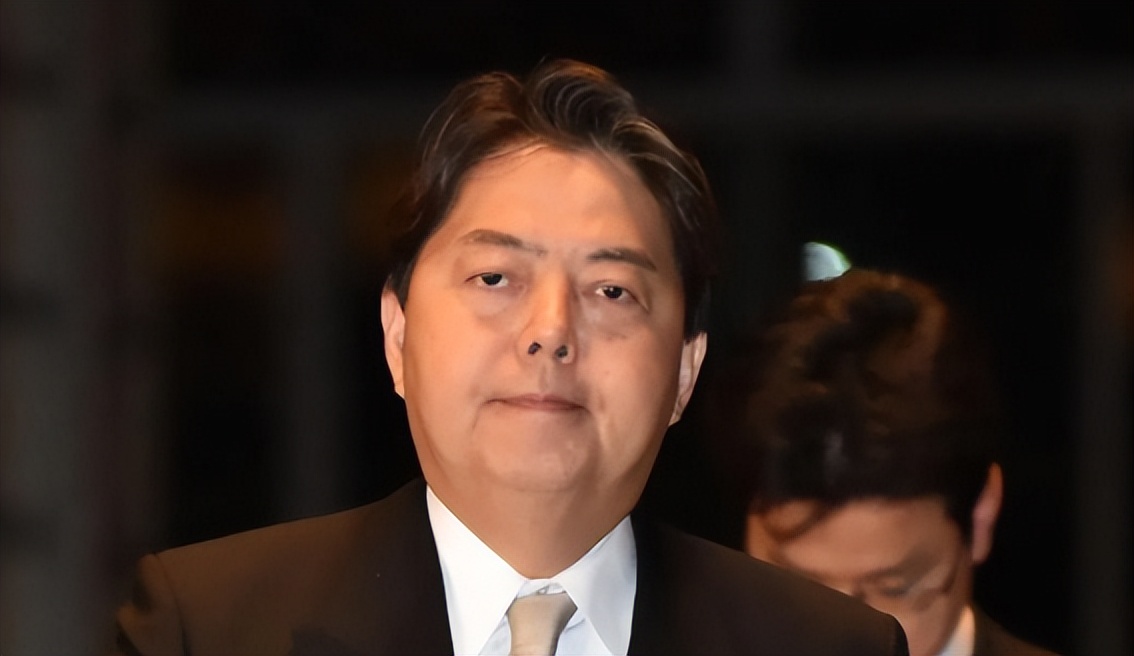 7月10日上午新消息，台海局势变化：中方宣布对日本“全面禁令”