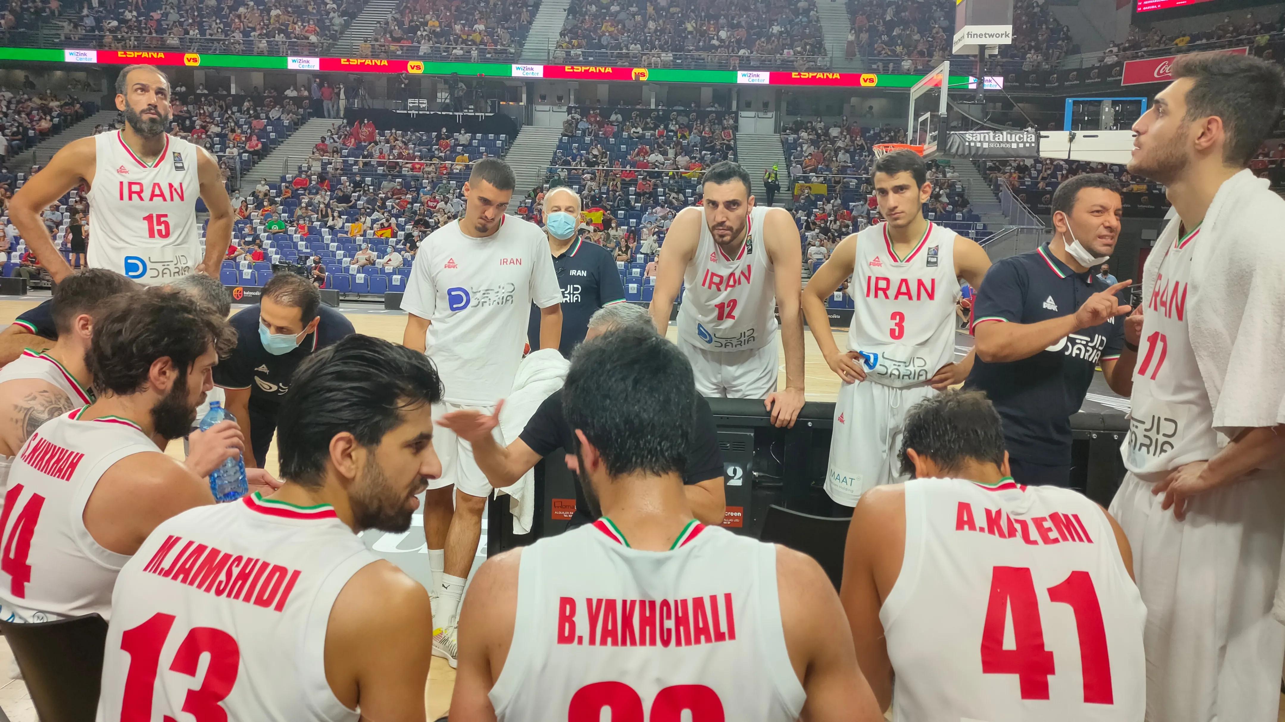 男篮三大内线爆怼哈达迪,中国男篮输球王哲林