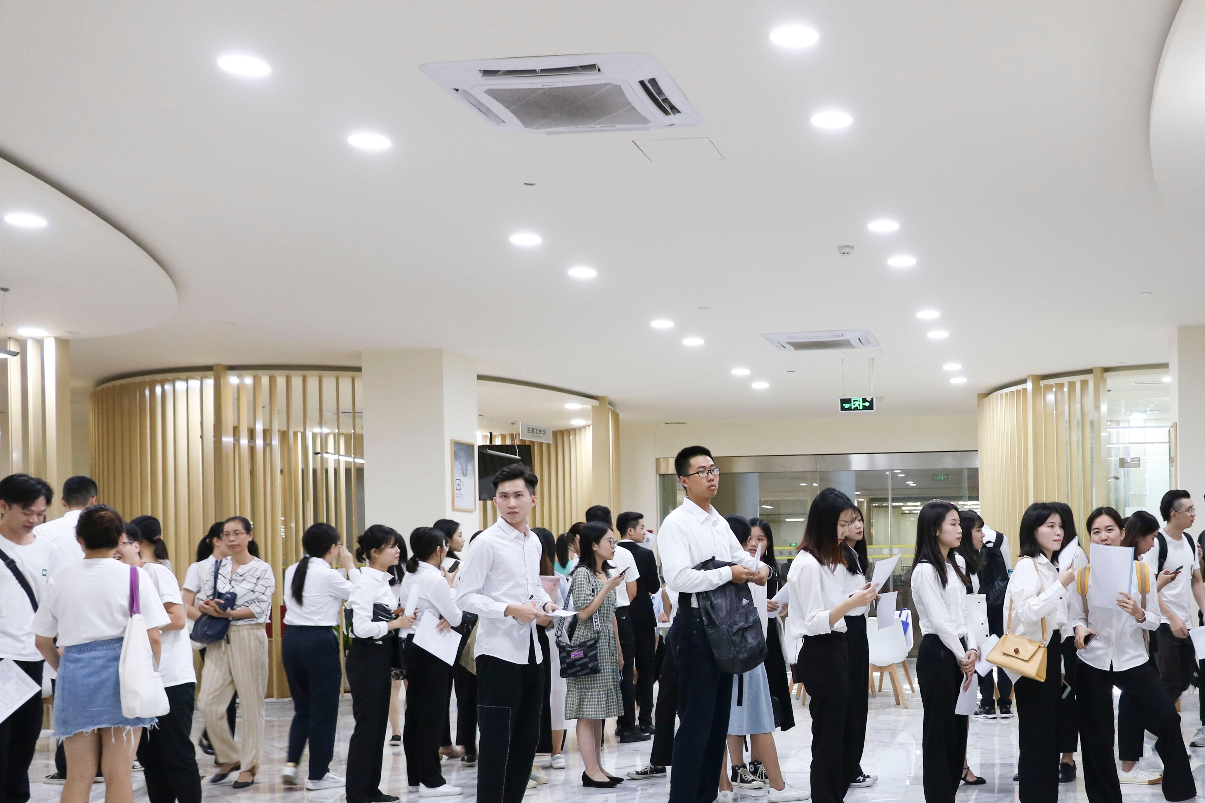 大学生临近毕业如何缓解压力,大学生为就业延迟毕业