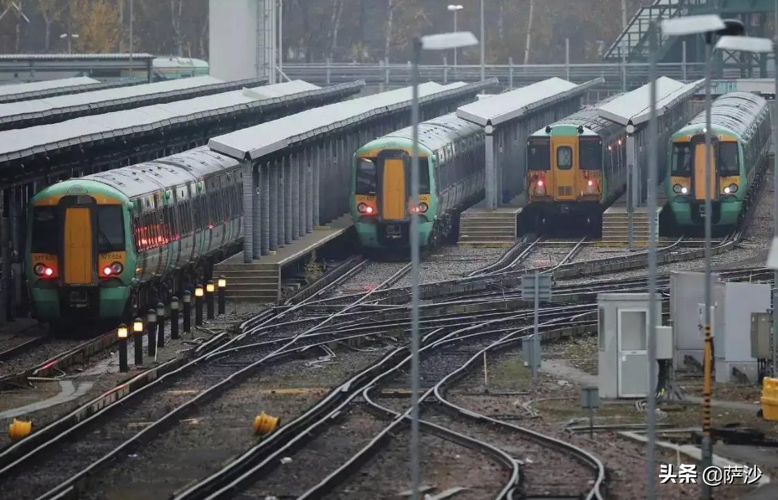 为什么各国铁路宽度不一样,不同国家的火车脱轨异事