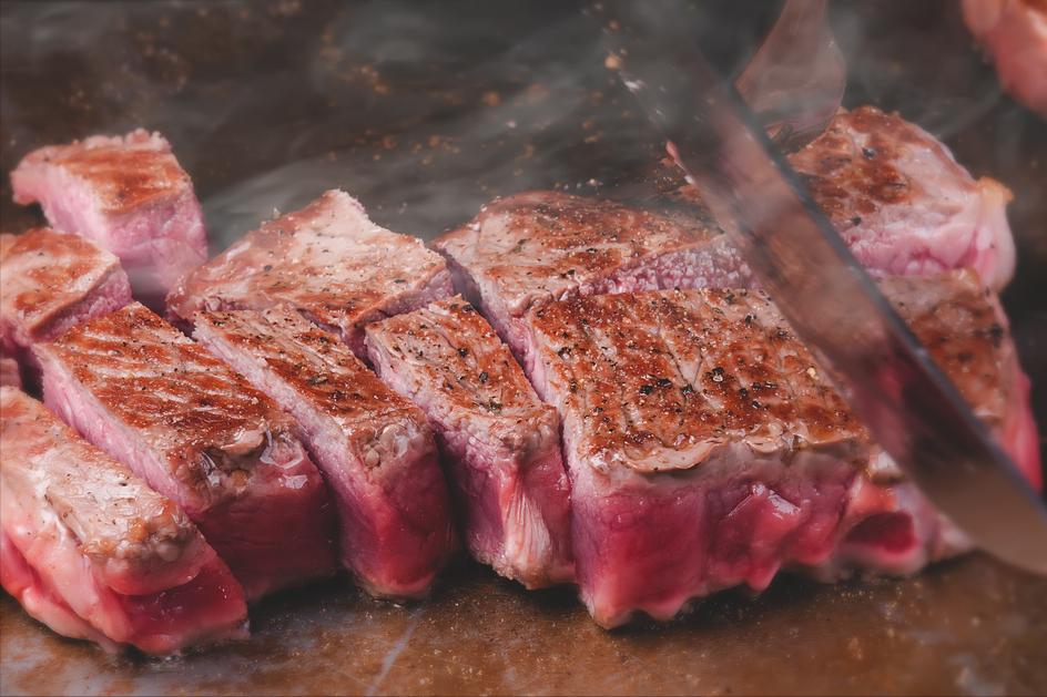 买牛肉是买新鲜的好还是冷冻的好,牛肉怎么选购注意什么