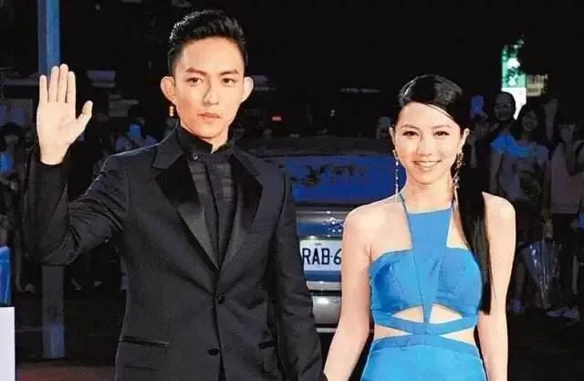 邓紫棋被人要求清唱泡沫,邓紫棋刚出现舞台惊艳全场泡沫