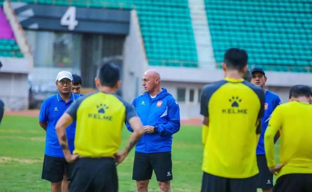 国足遭惩罚,国足被骂惨了