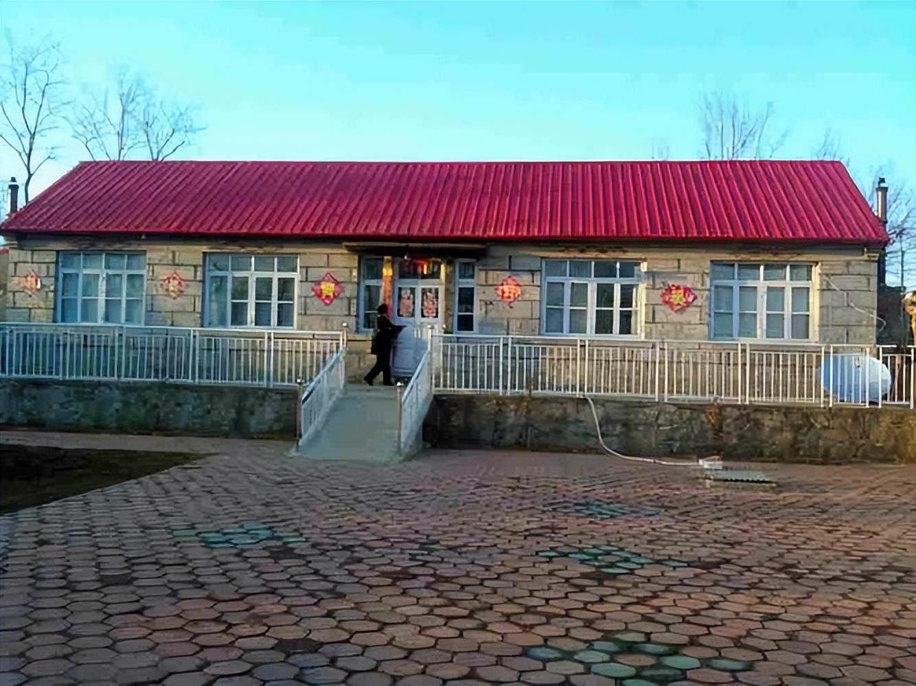 推动新农村建设农村房屋统一翻建,江苏农房统一翻建项目是真的吗