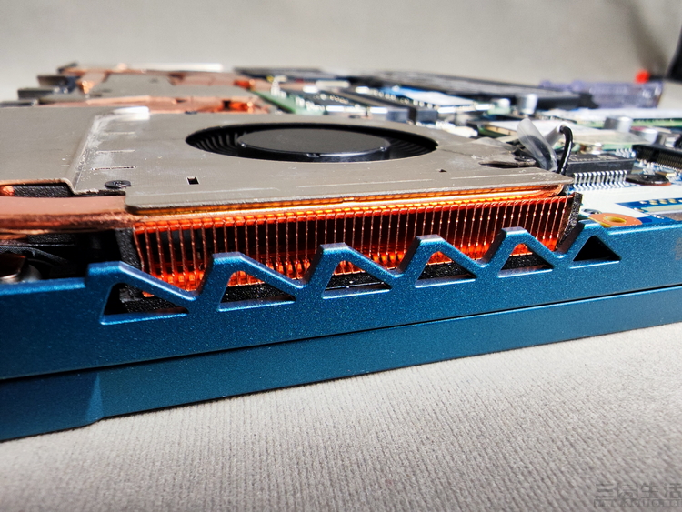 七彩虹将星x15at4050开箱,七彩虹将星x15at高配游戏测评