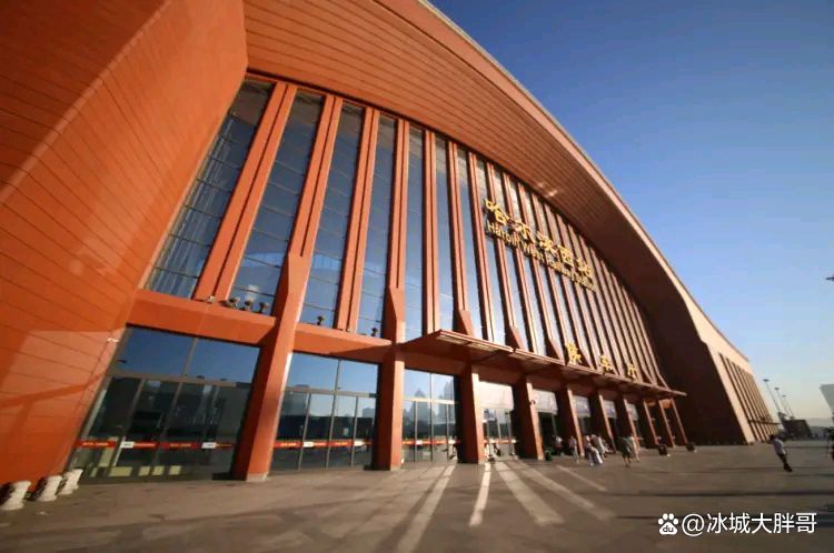 哈尔滨西站高铁夜晚,哈尔滨西站高铁规划图