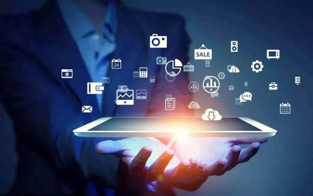 从一个人到一群人创业经历,一个做自媒体的女孩