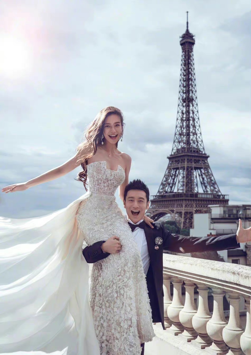 黄晓明Angelababy官宣离婚，回顾当年参加婚礼的嘉宾，物是人非