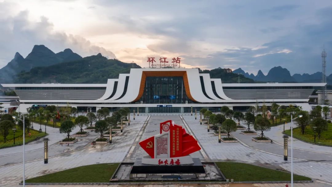 南宁到贵阳车票太难买,南宁东到贵阳多少钱