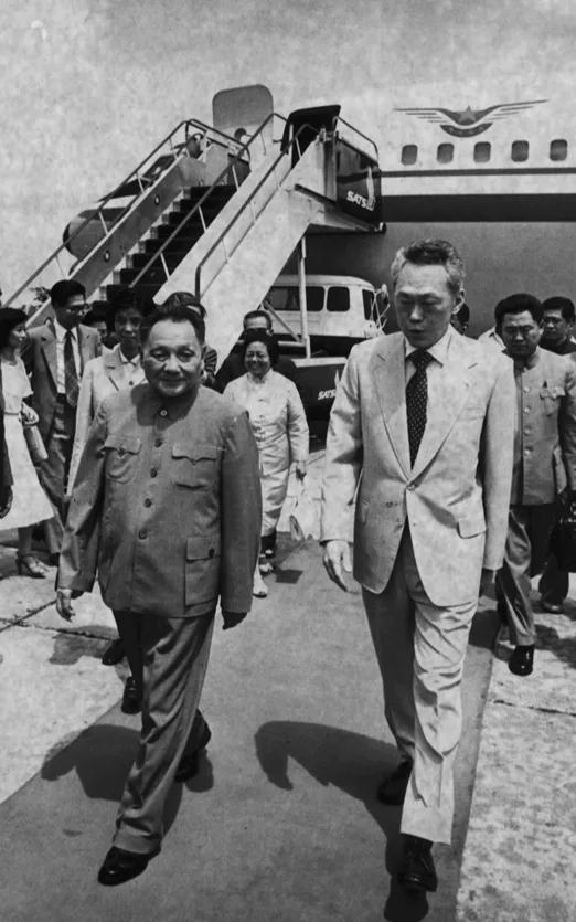 李光耀评价*小平邓**：从未见过一位领袖，在现实面前愿放弃一己之见