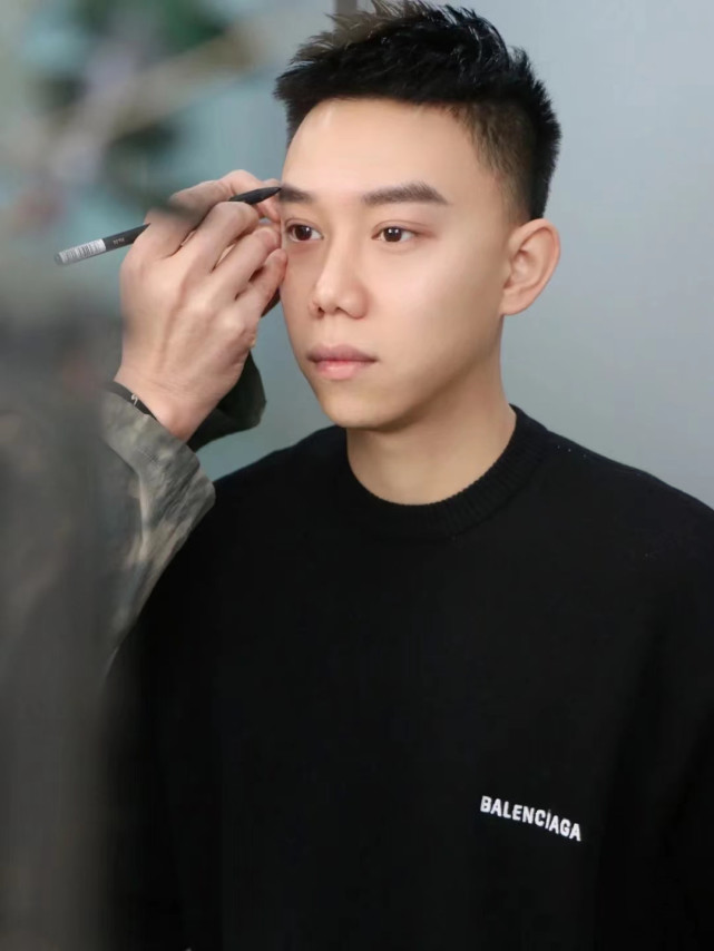 男士画眉定点,男士新手怎么画眉才自然